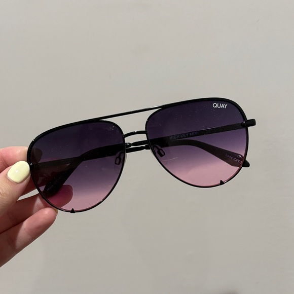 Quay Australia Accessories - Quay Australia Gradient Black and Purple Sunglasses